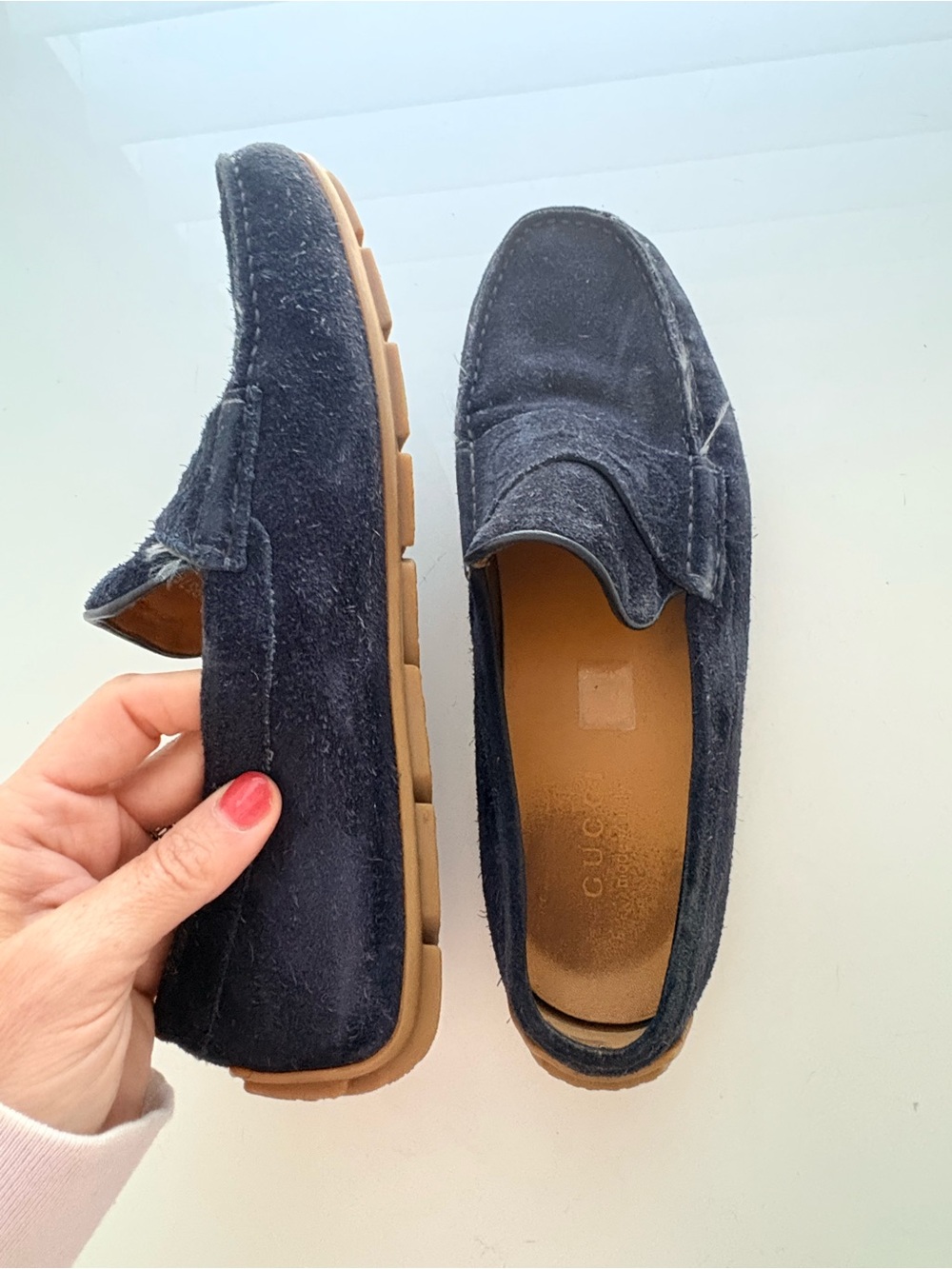 Gucci Navy Suede Slip-On Loafers with Tan Rubber Sole mens 8.5 size